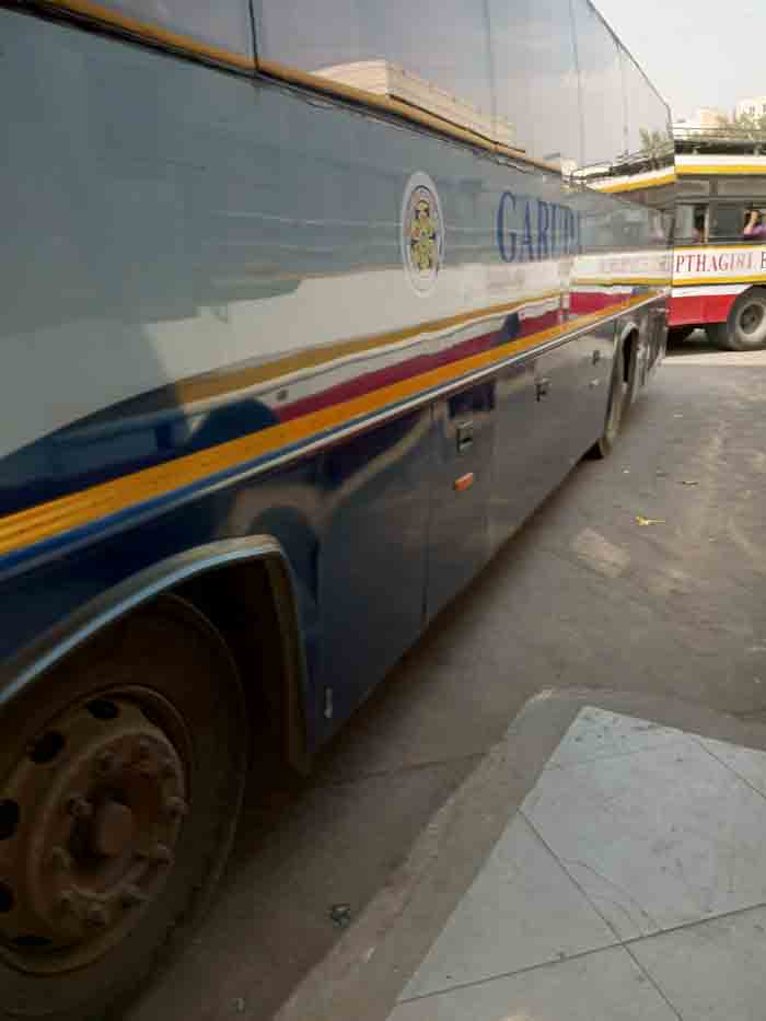 APSRTC-GARUDA-Bus-at-Tirupathi